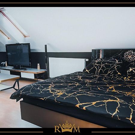 Rm Luxury Apartment In Prague • 6 People • Free Parking • Pets 외부 사진